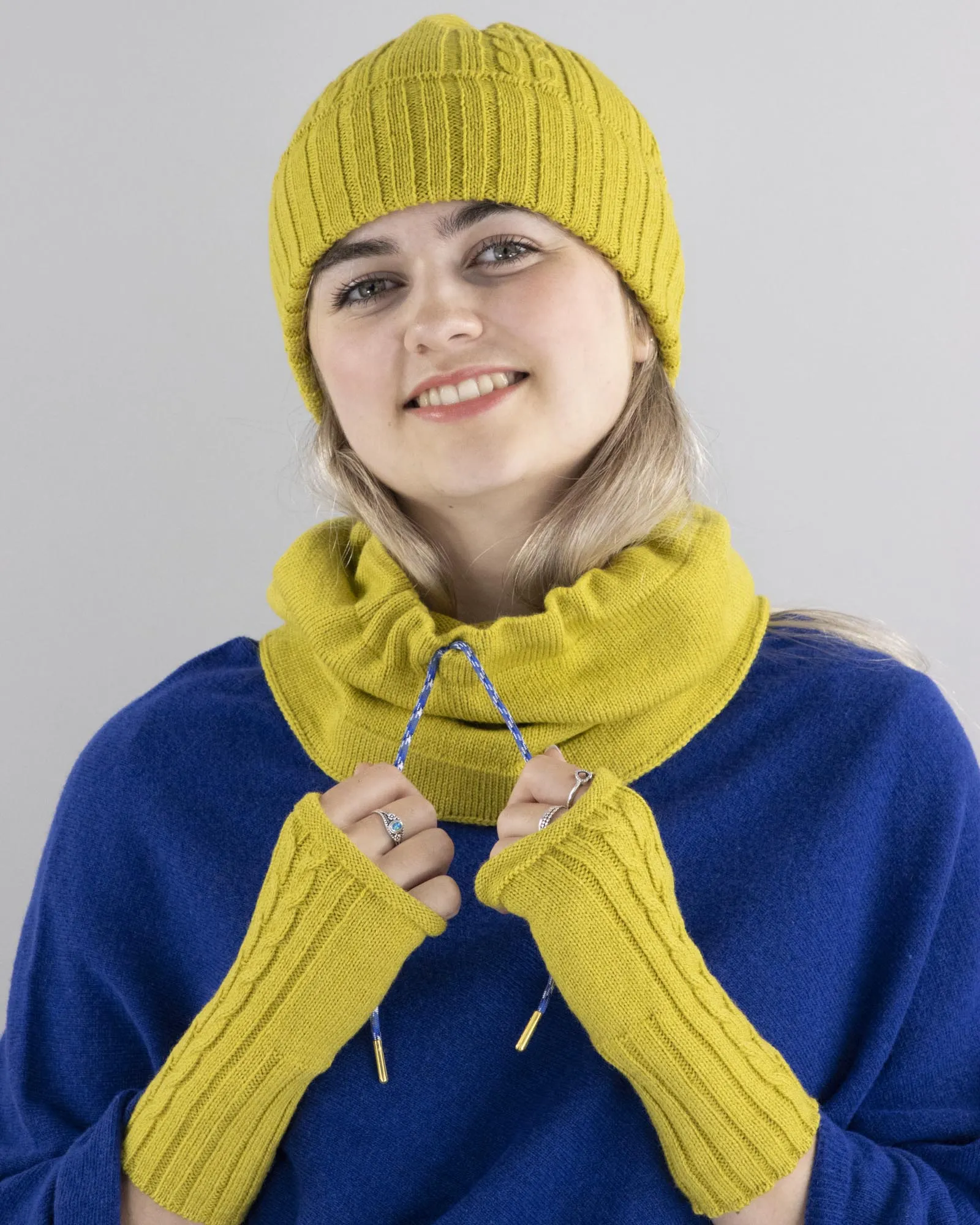 100% Merino Wool Cable Knit Wrist Warmers