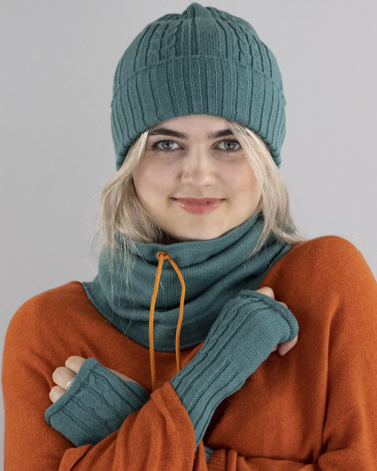 100% Merino Wool Cable Knit Wrist Warmers