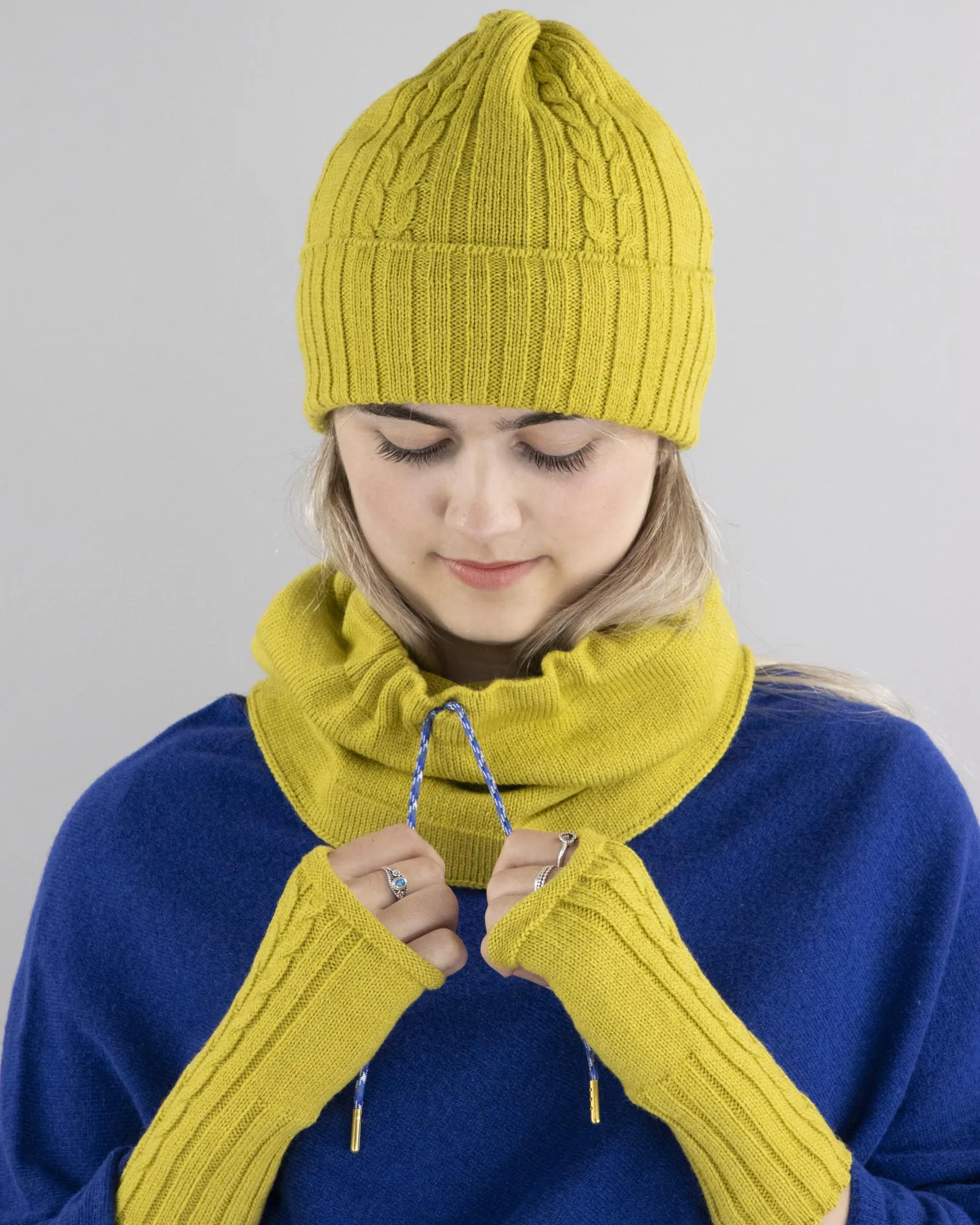 100% Merino Wool Cable Knit Wrist Warmers