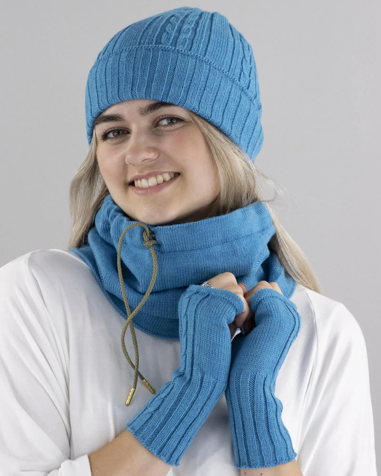 100% Merino Wool Cable Knit Wrist Warmers