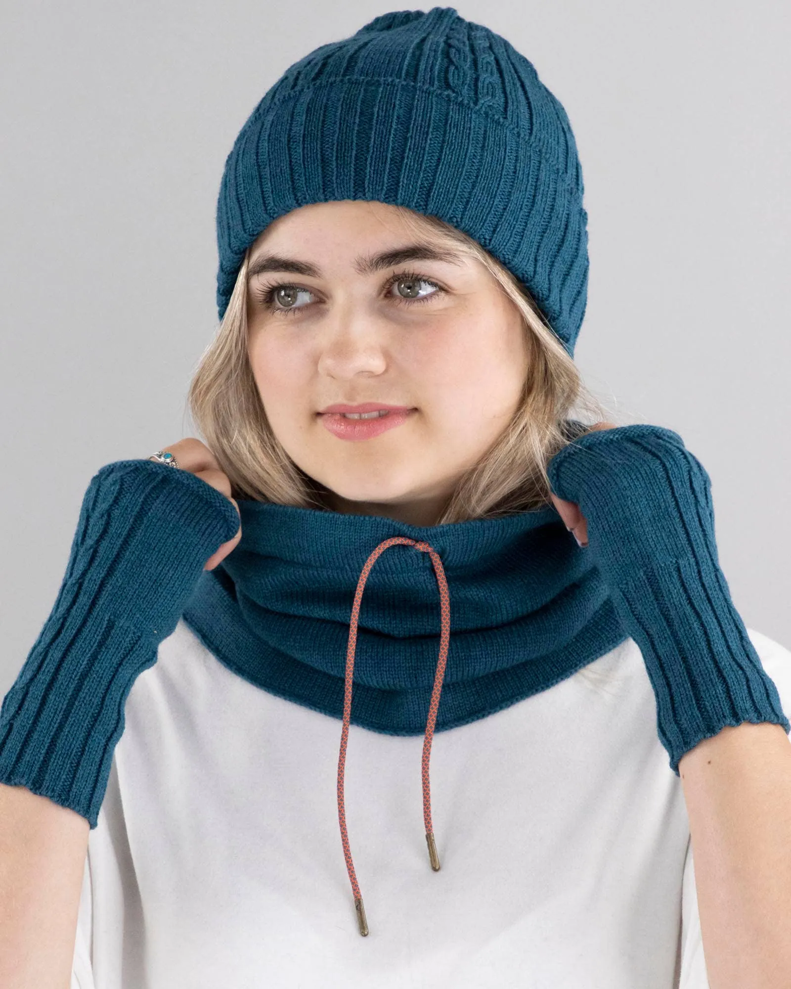 100% Merino Wool Cable Knit Wrist Warmers