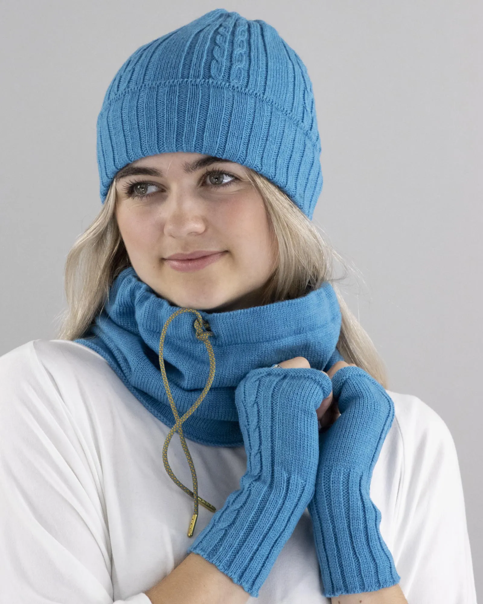 100% Merino Wool Cable Knit Wrist Warmers