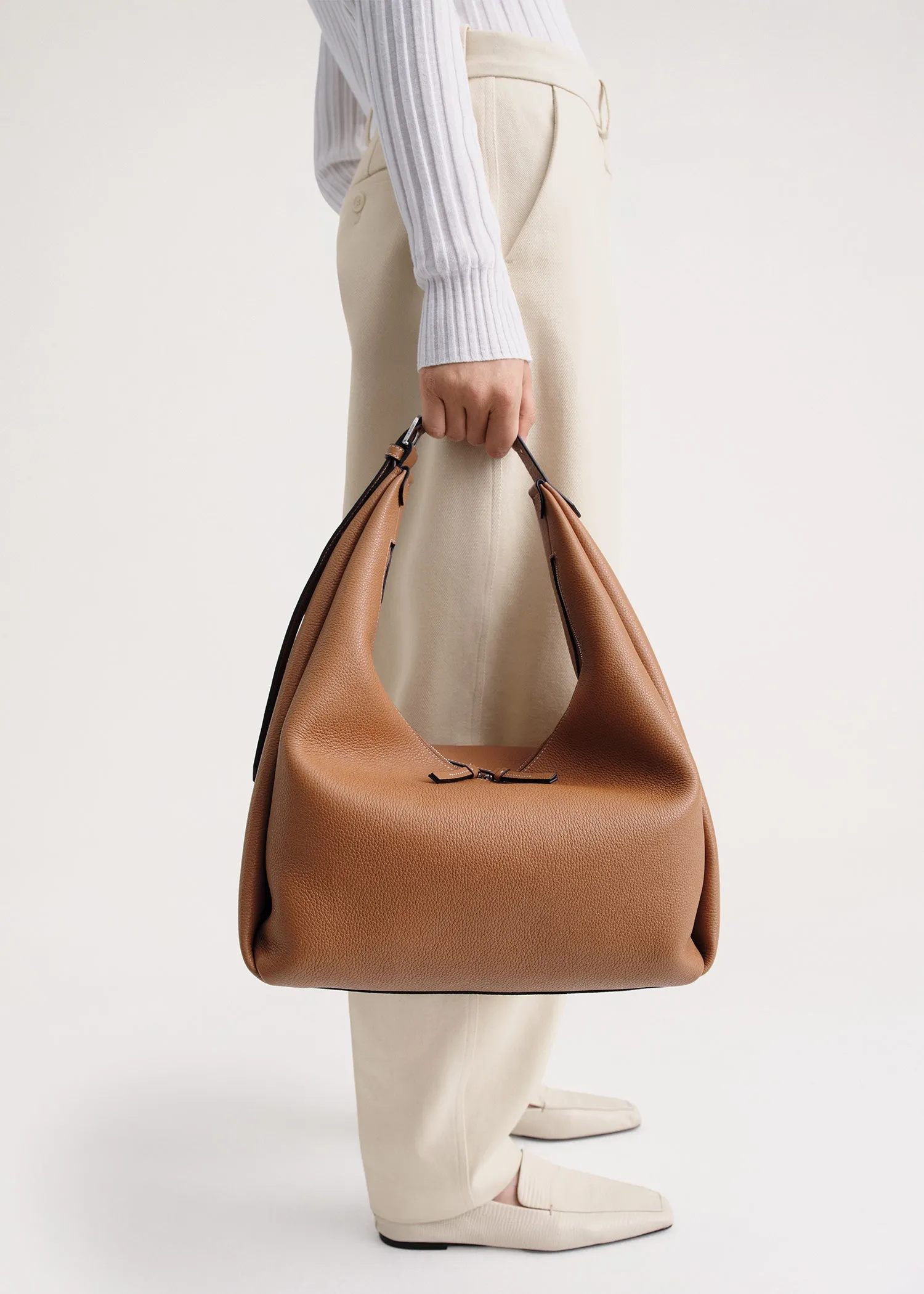 Grained-leather hobo bag tan