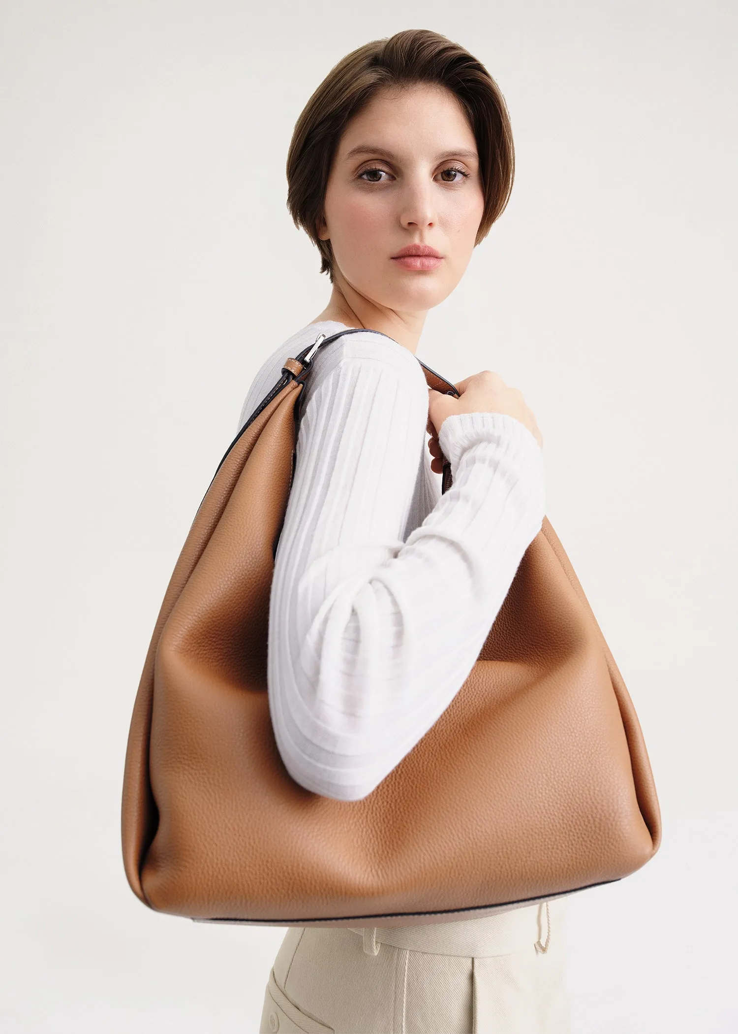 Grained-leather hobo bag tan