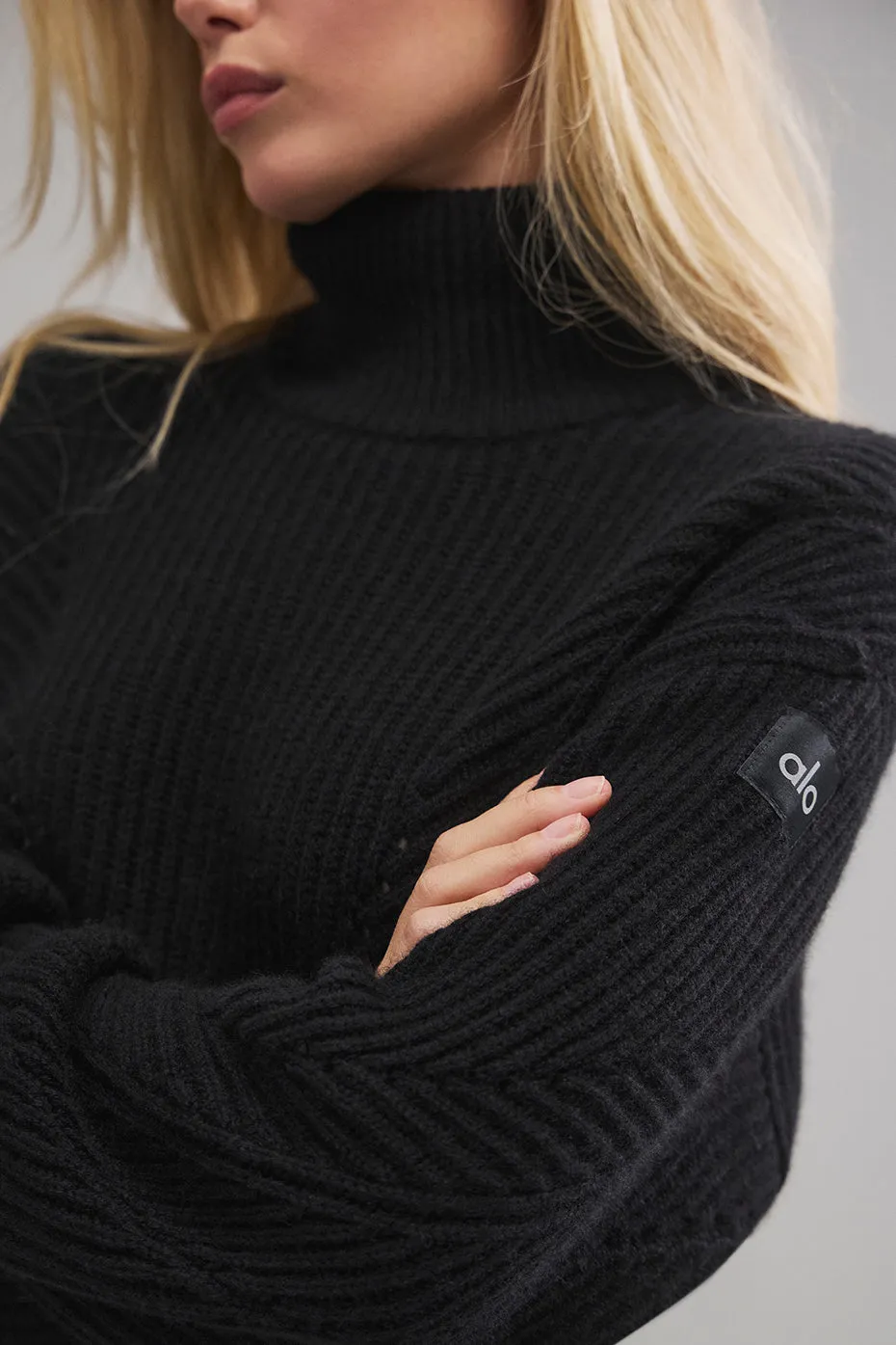 Winter Magic Cashmere Turtleneck - Black