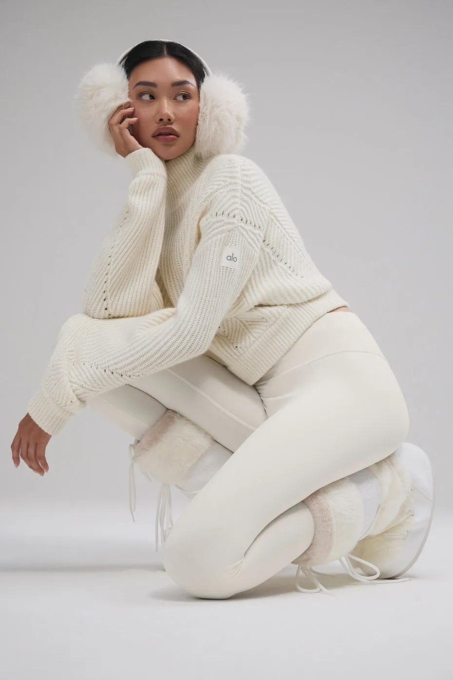 Winter Magic Cashmere Turtleneck - Ivory